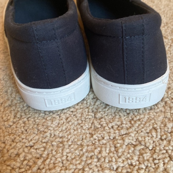 NWOT Old Navy Slip-on Canvas Shoes - Picture 4 of 8